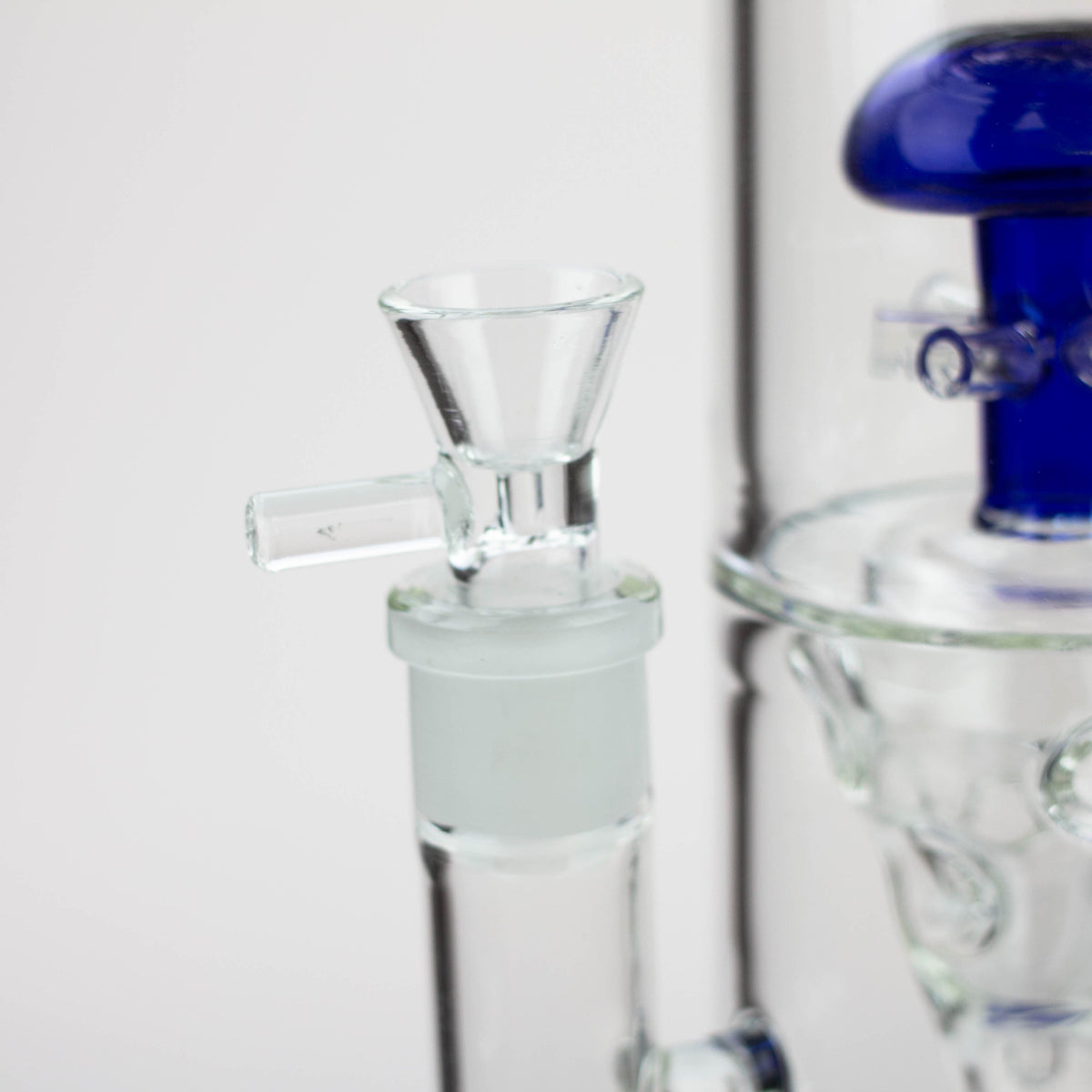 Canadian Distributor Glass Bong H2O 17" Stemless Funnel Diffuser Bong H2O 17" Funnel Glass Bong - Mushroom Diffuser