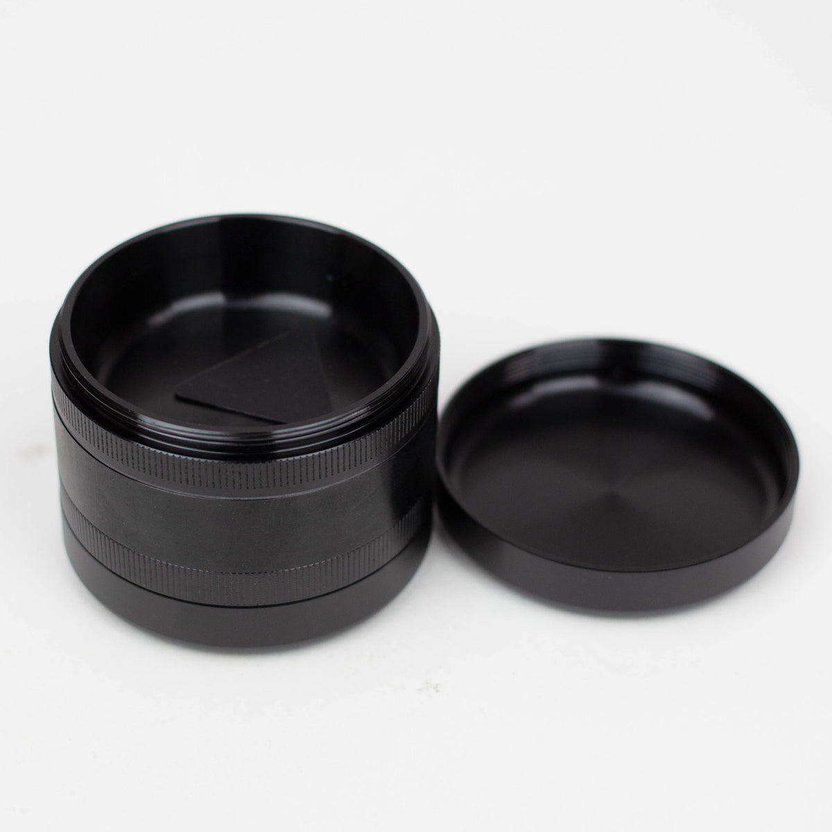 Moulin à herbes en aluminium 3 pièces avec rangement intégré – 65 mm