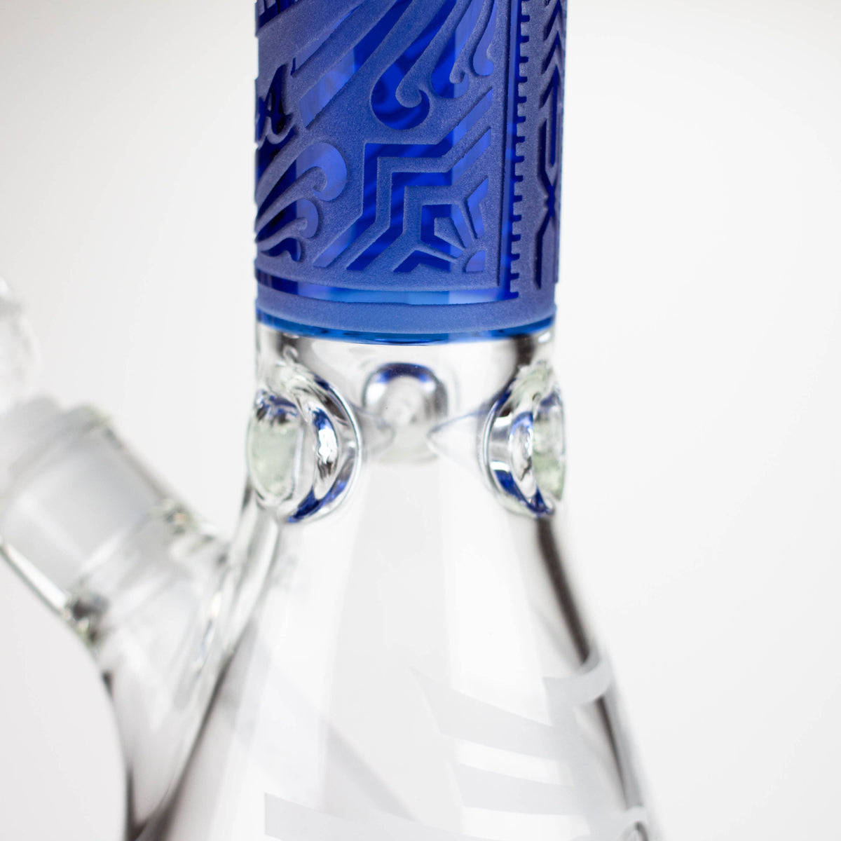JJ Distribution Glass Bong COBRA 14-Inch Sandblasted Medallion 7mm Glass Bong COBRA 14" Medallion 7mm Glass Bong - Ice Catcher