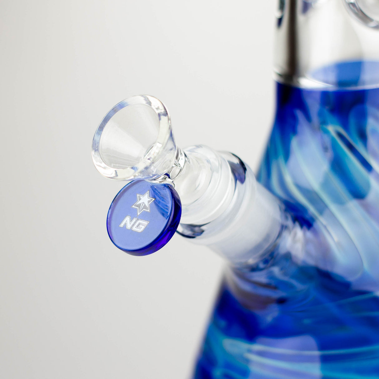 Bong en verre Bécher irisé à spirale fumée de 18 po NG
