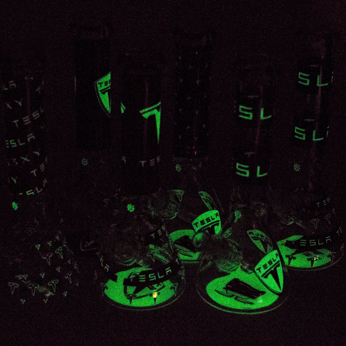 TSLA 14" Glow-in-the-Dark 9mm Glass Bong