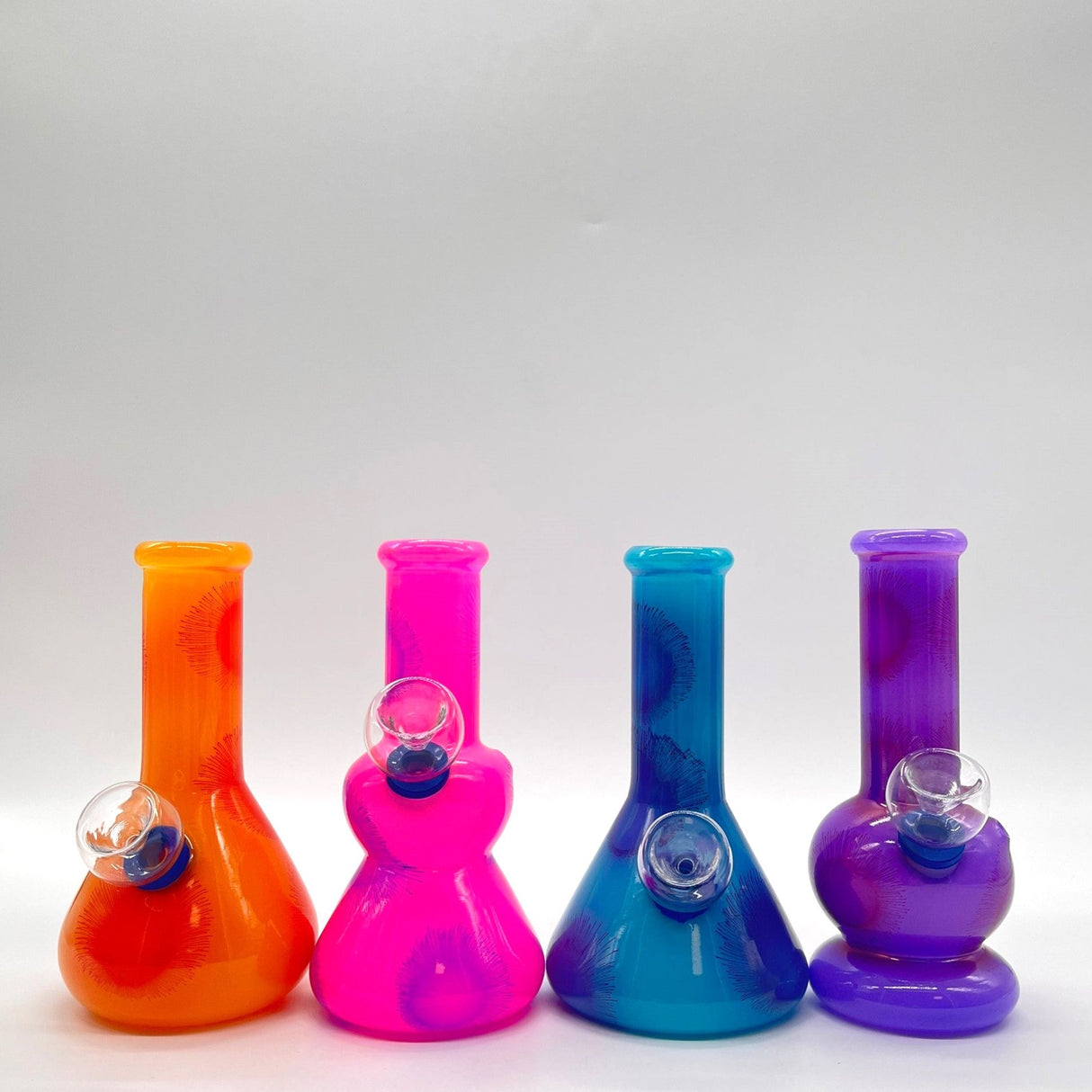 6" Frosted Spiral-Cut Glass Bong