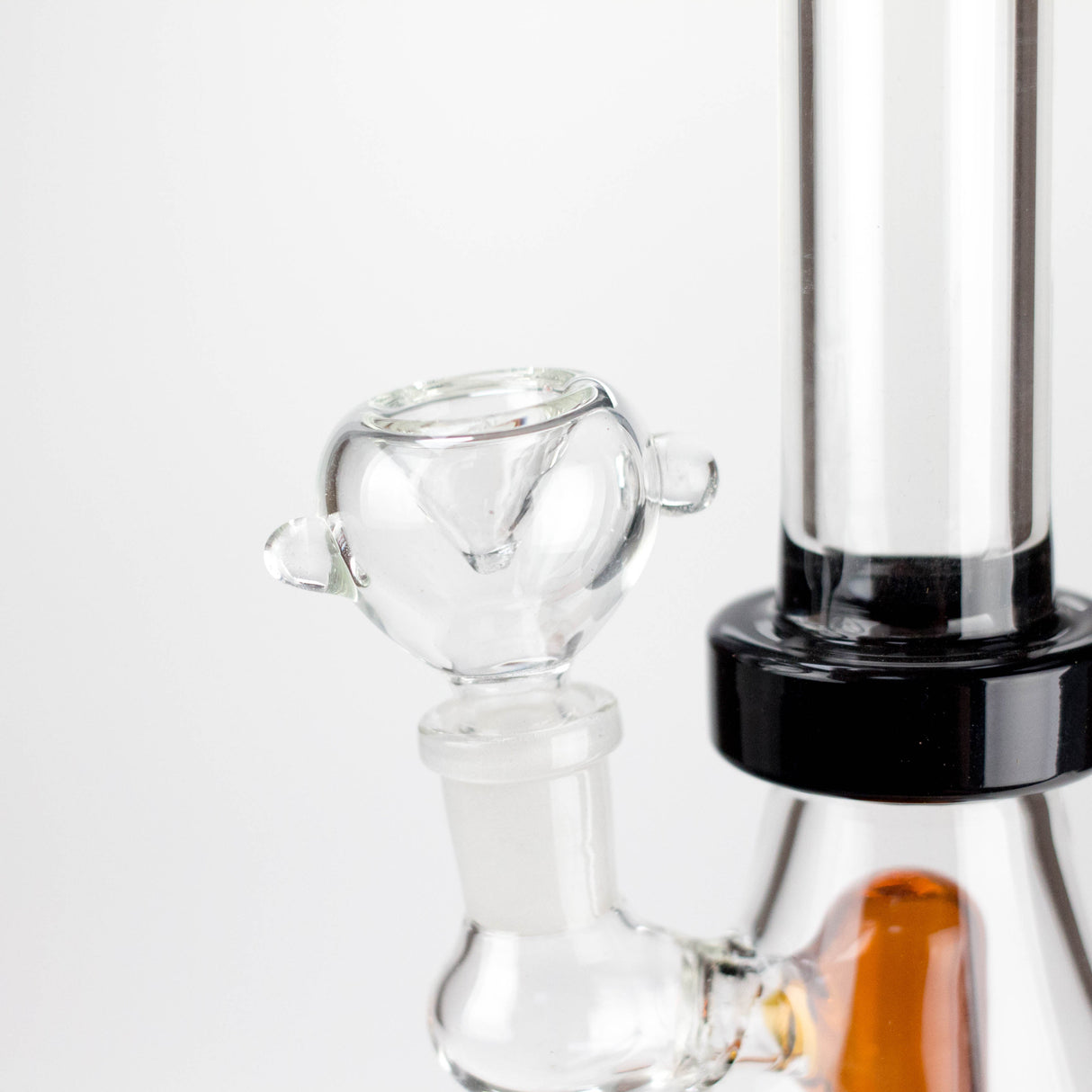 Bong en verre sans pied de 9" avec diffuseur intégré