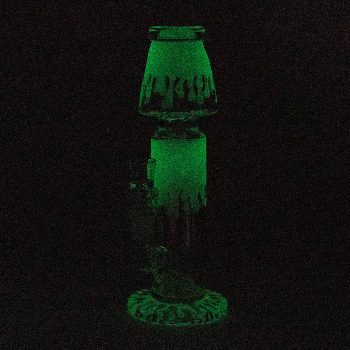 8" Glow-in-the-Dark Lamp Showerhead Glass Bong