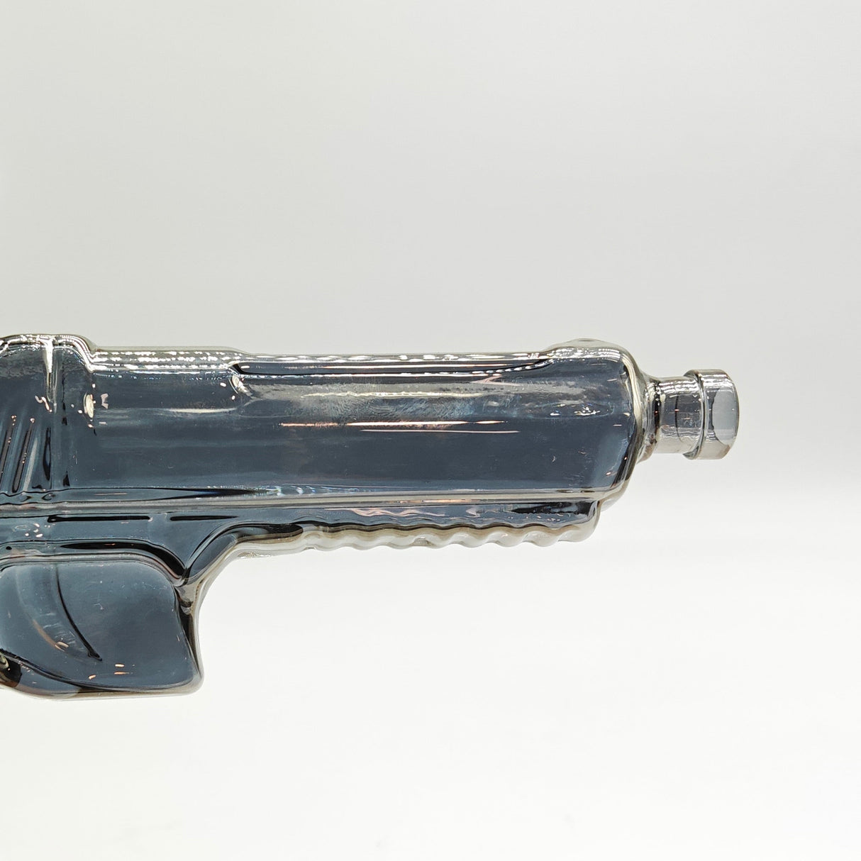 7.5" Pistol-Shaped Glass Bong with 14 mm Bowl Stem