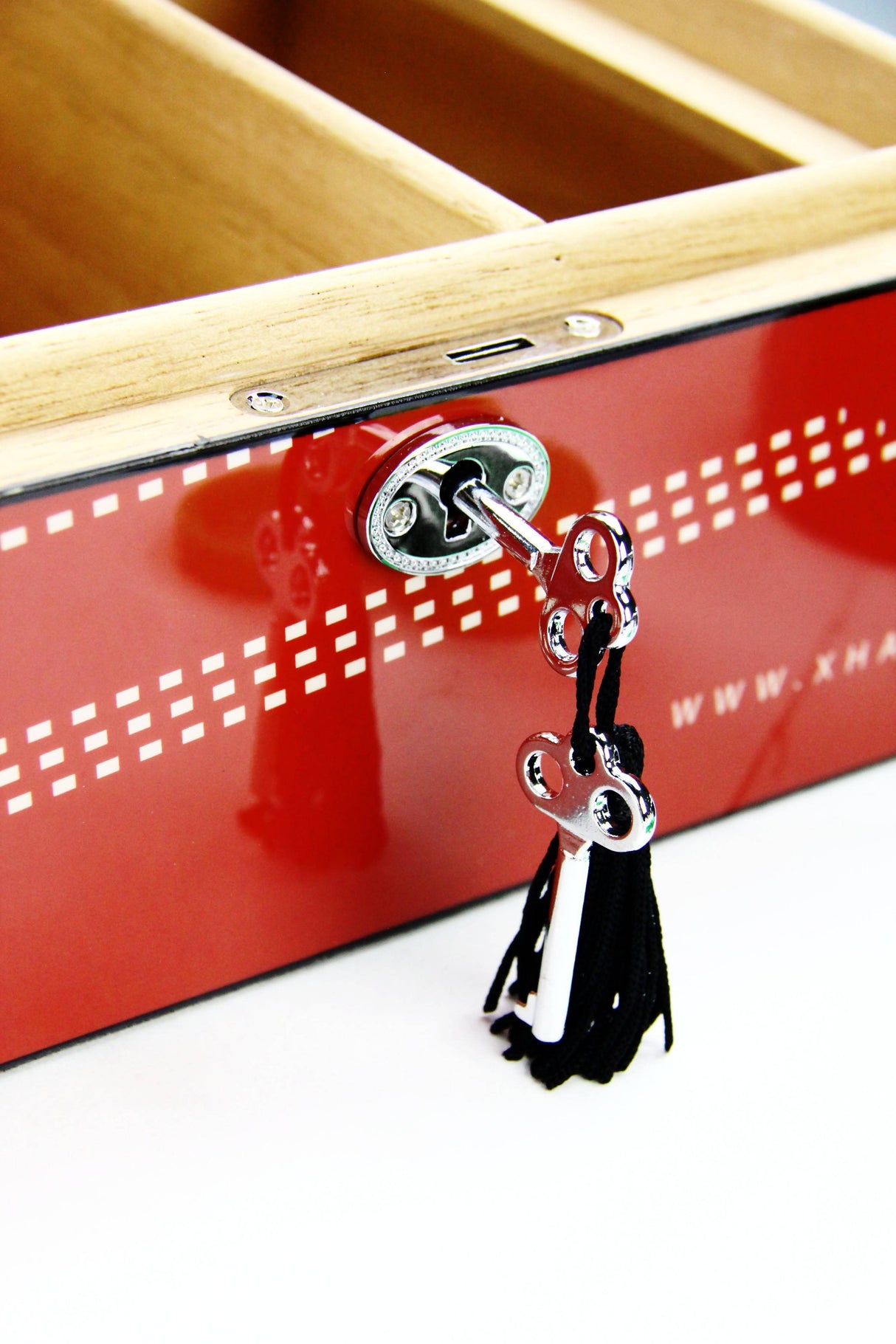 HUMIDOR | RED